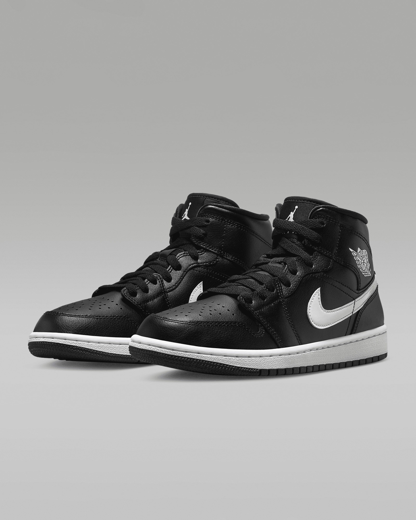 Air Jordan 1 Mid Women's Shoes - 5