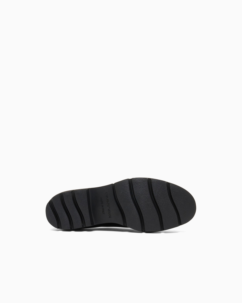 WALLABEE LACE-UPS IN SHINY POLISHED LEATHER 6