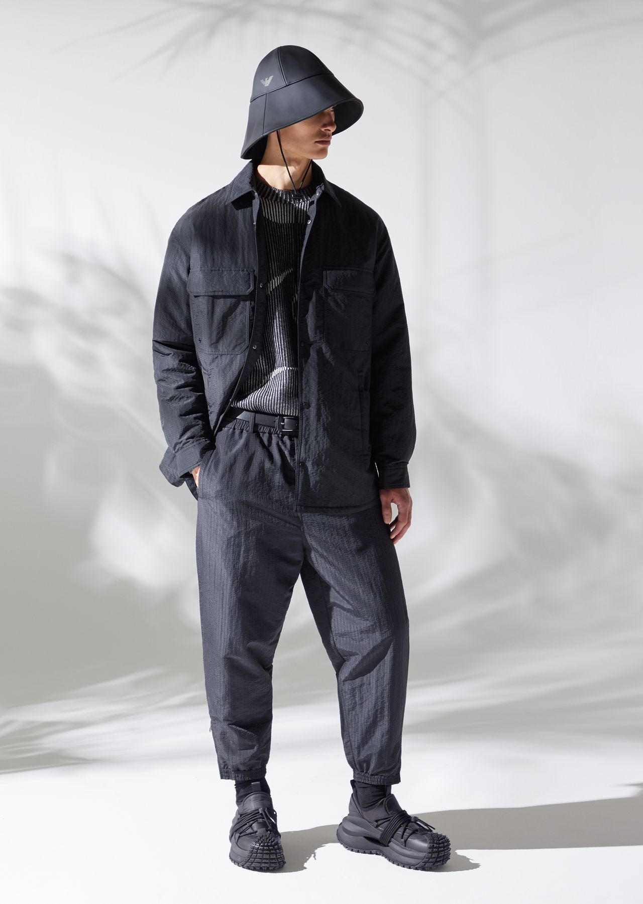 Light nylon seersucker trousers with stretch hem and zip - 6