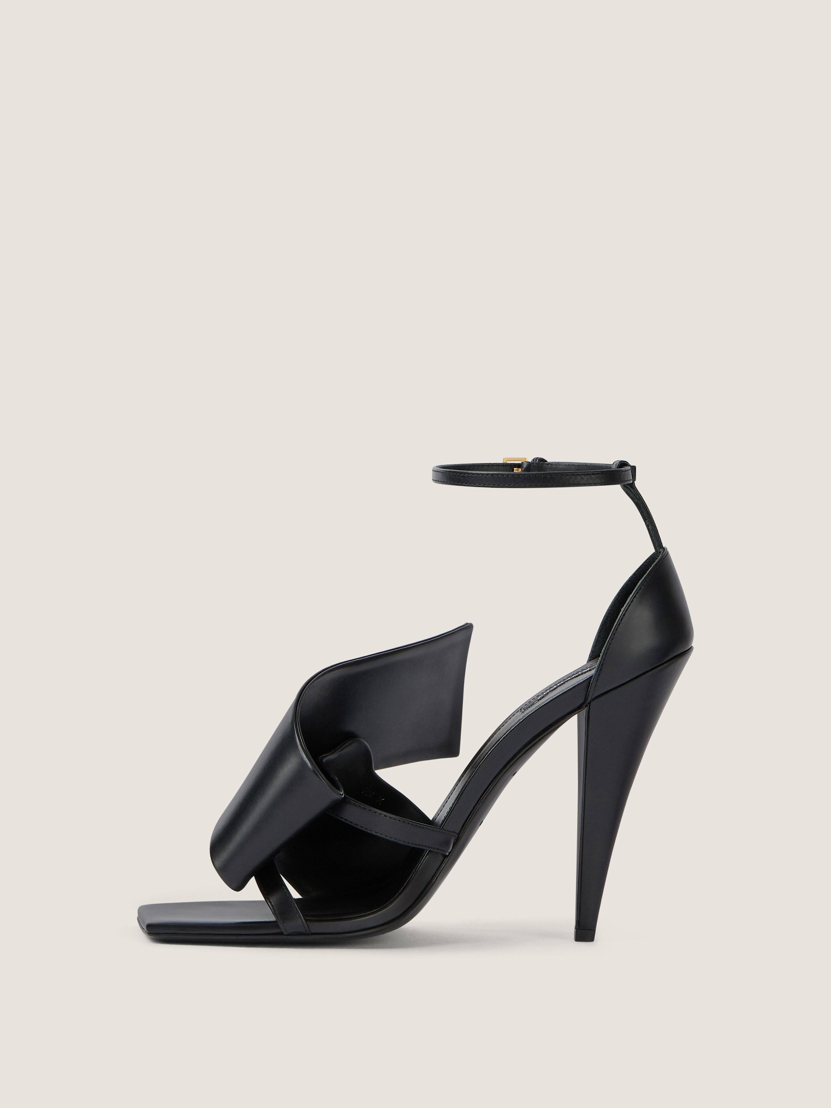 SLICED SQUARE HEELED SANDALS IN LEATHER - 4