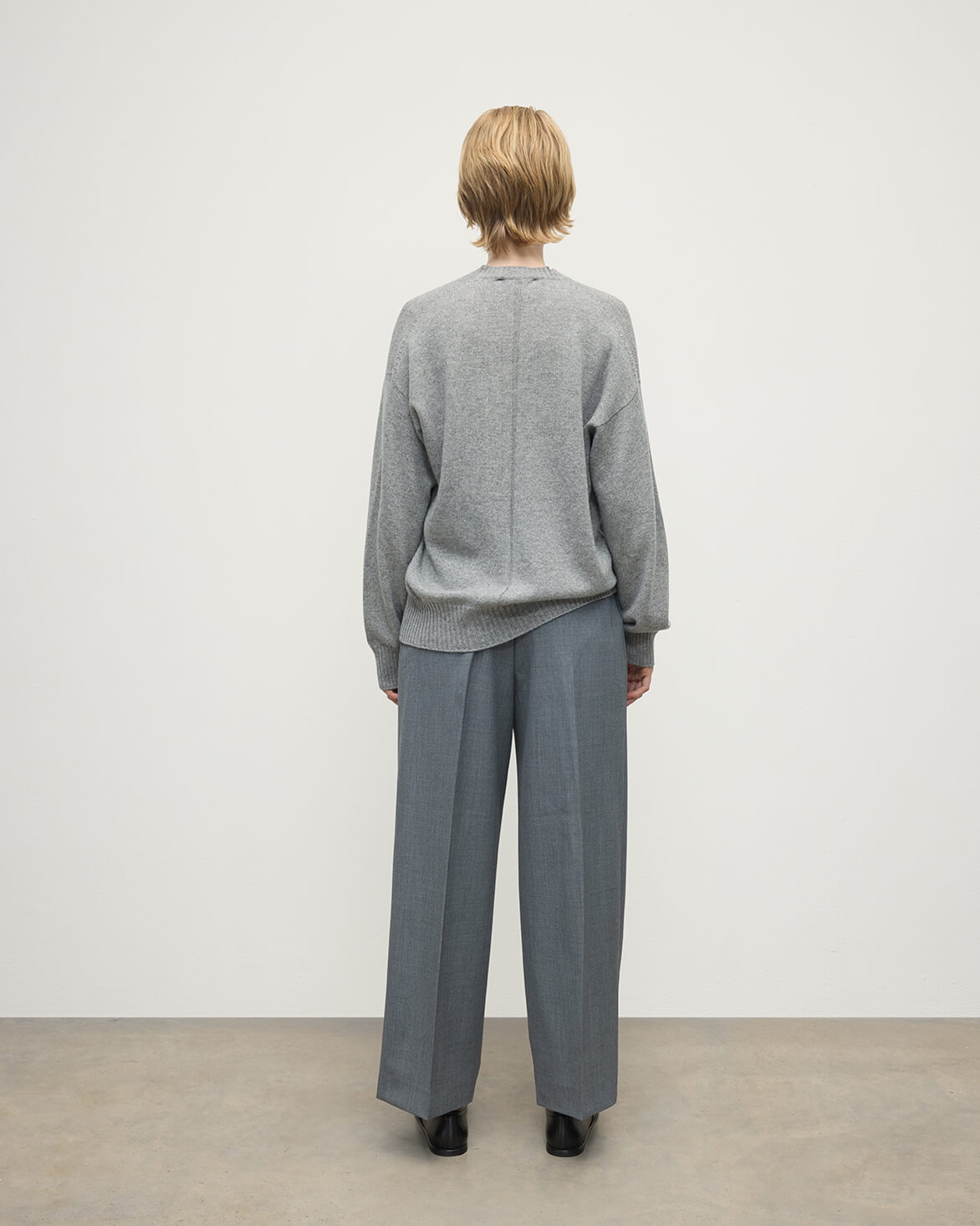 Relaxed Fit Gauzy Grey Cashmere Jumper - 4