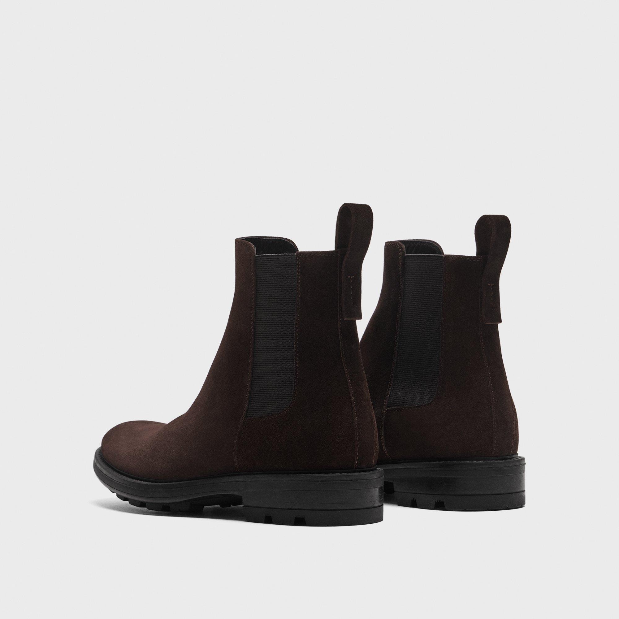 Chelsea Boots in Suede - 4