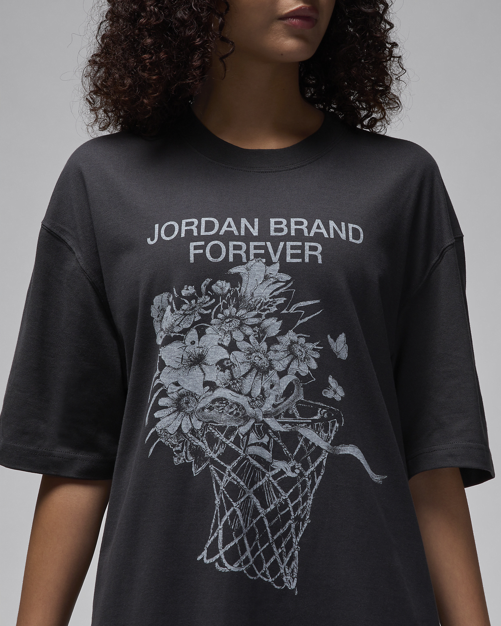 Jordan Women's Oversized Graphic T-Shirt - 4