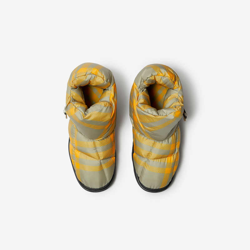 Check Pillow Boots 5