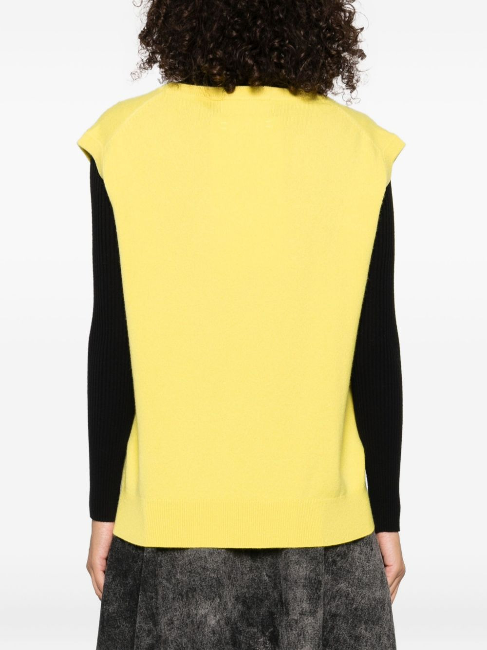 V-neck sleeveless knitted vest - 4
