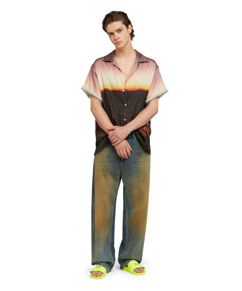 Fluid fabric bowling shirt with "Tanzanian gaze torch snap" print 5