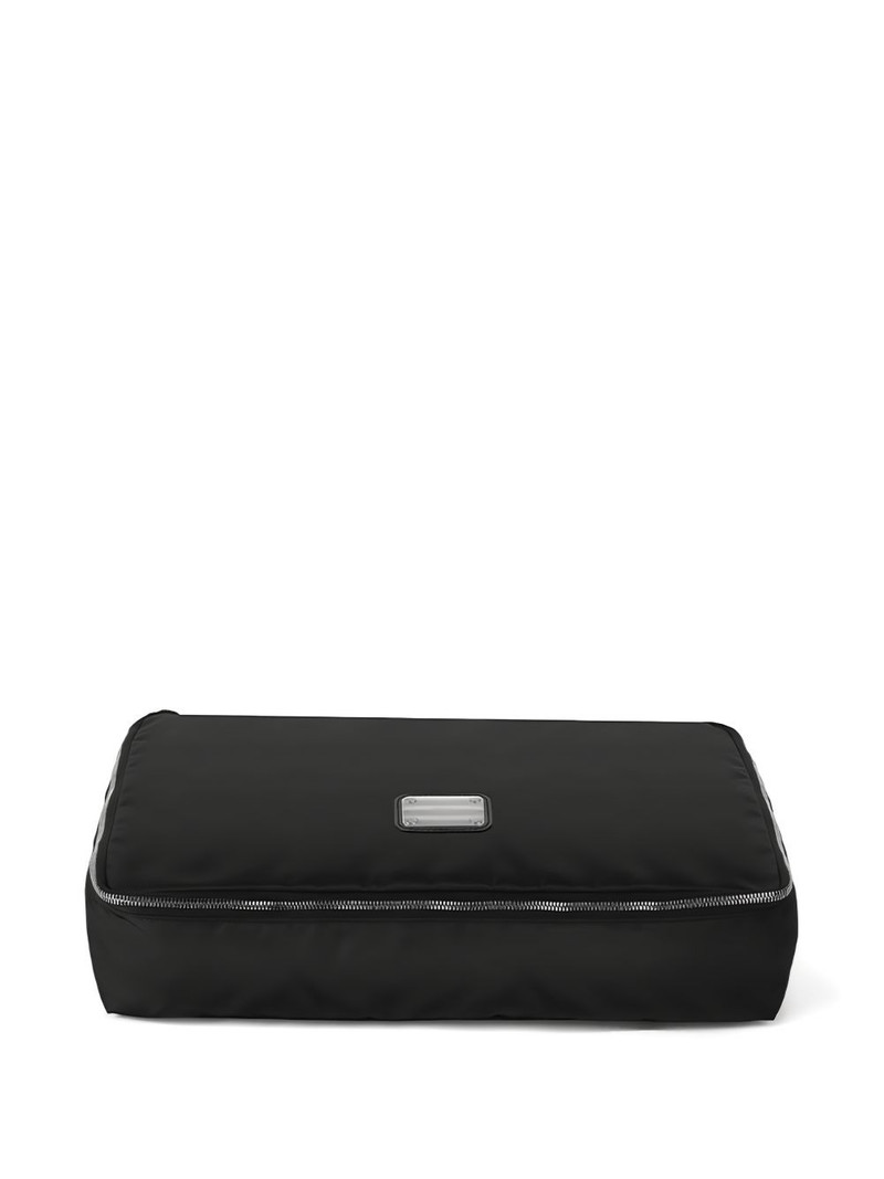 zip-fastening luggage 1