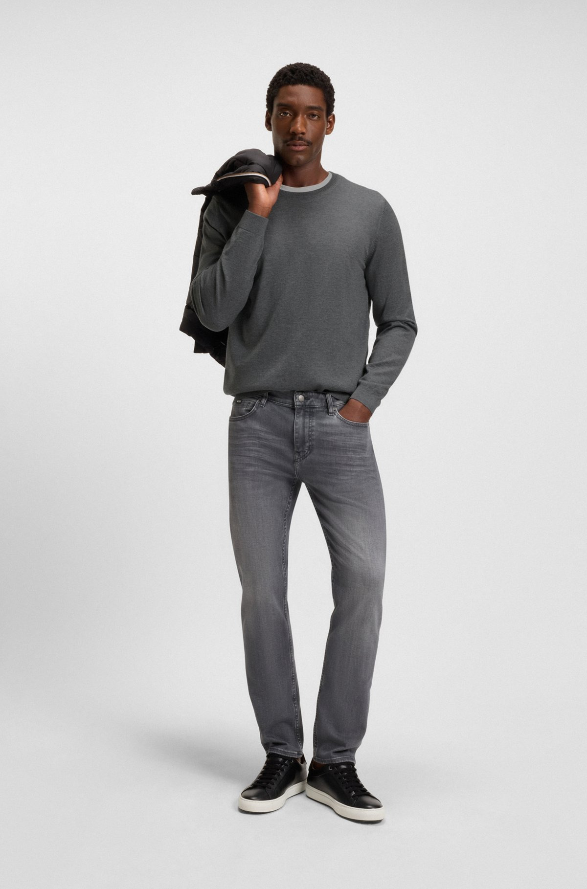 REGULAR-FIT SWEATER IN MERINO WOOL WITH CREW NECKLINE - 4