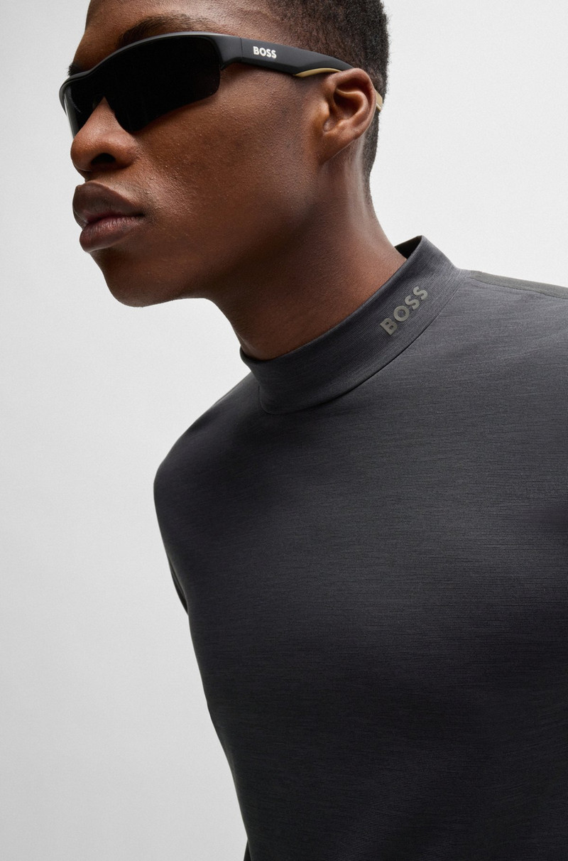 SLIM-FIT LONG-SLEEVED T-SHIRT IN TEMPERATURE-REGULATING FABRIC 3