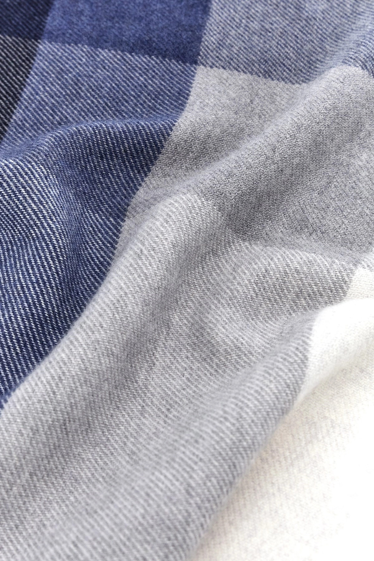 Check scarf - 3
