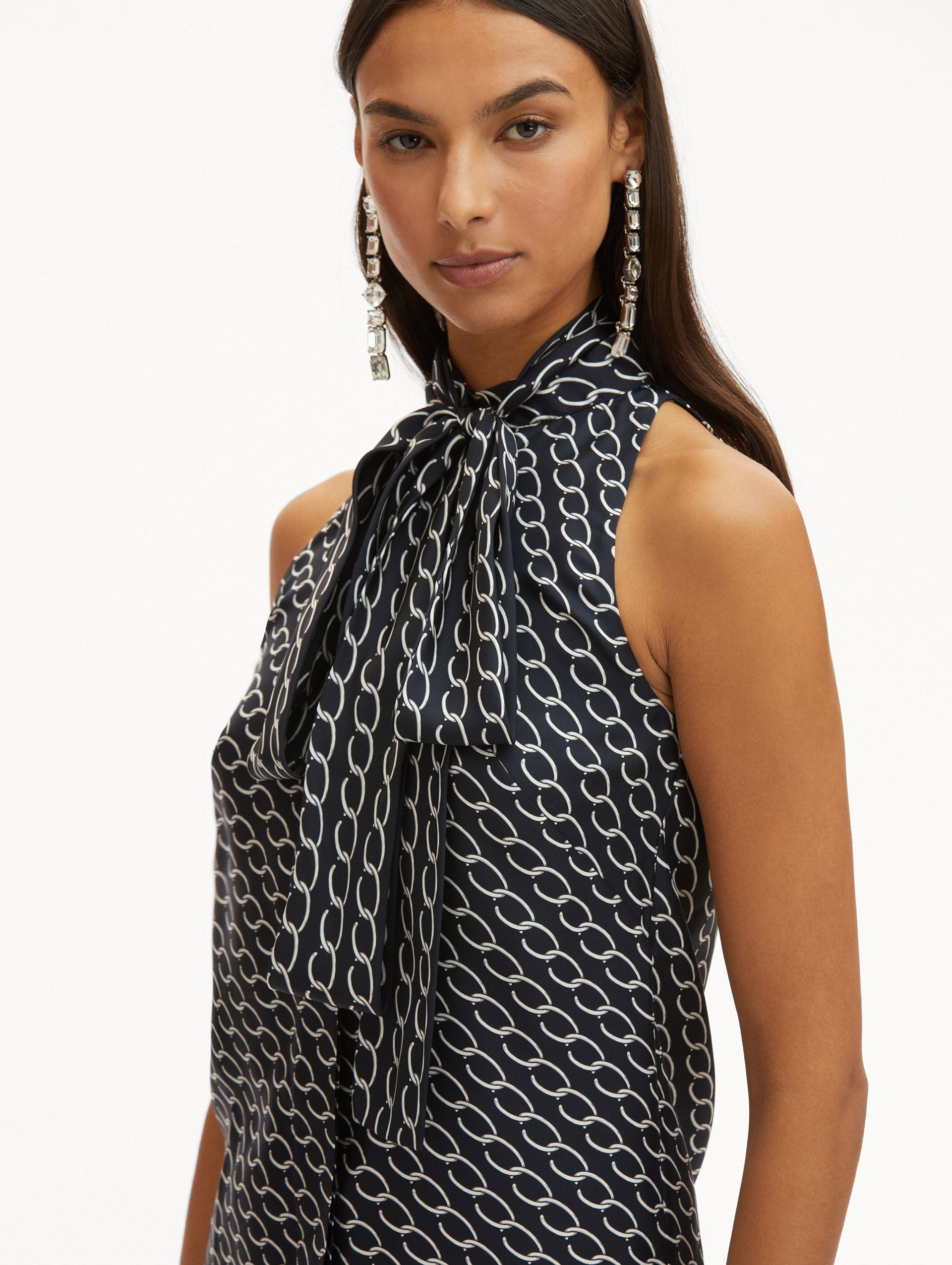 SMALL OSCAR CHAIN-LINK SLEEVELESS BLOUSE - 6