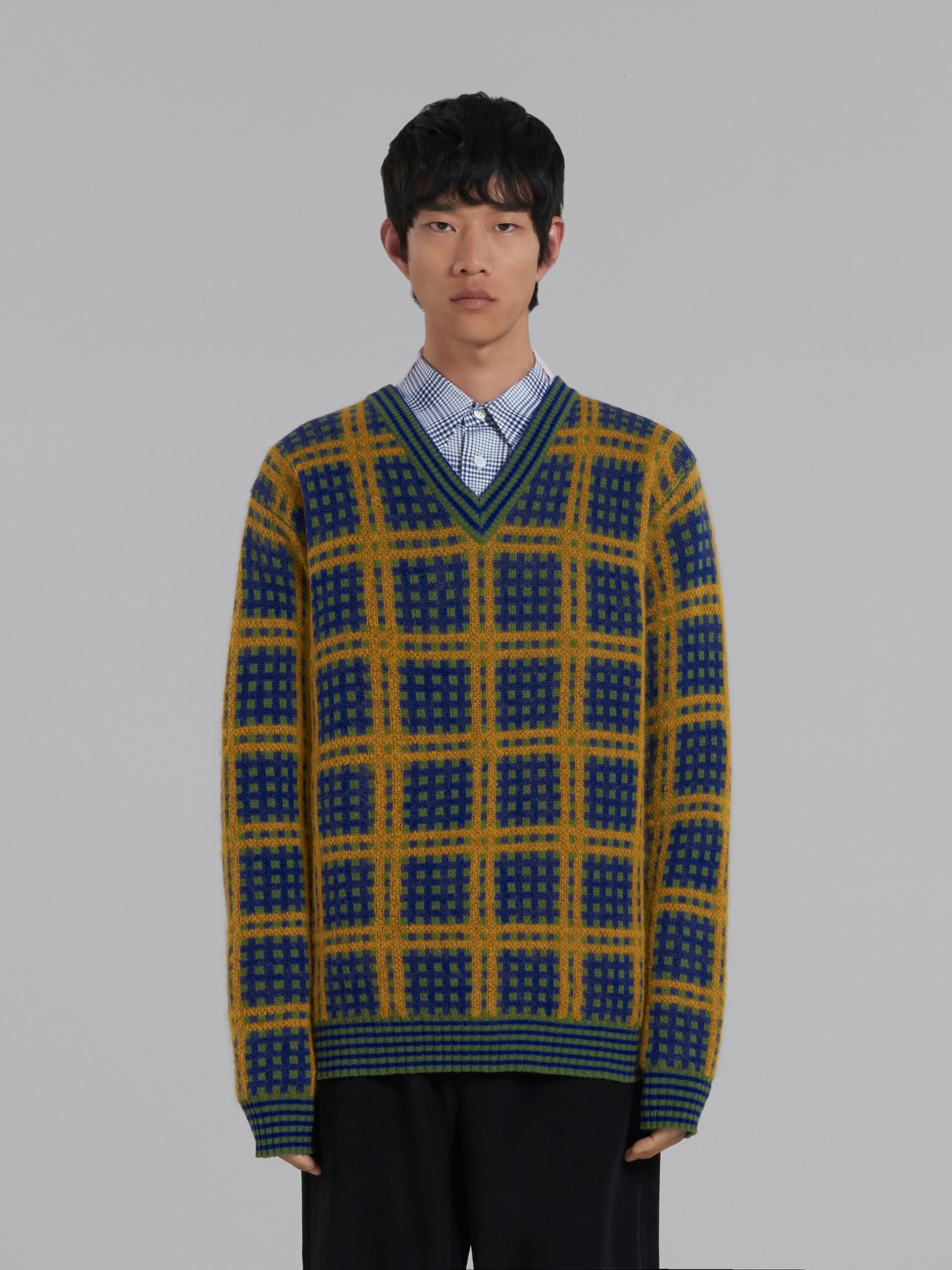 GREEN V-NECK JUMPER WITH '50S CHECK - 2