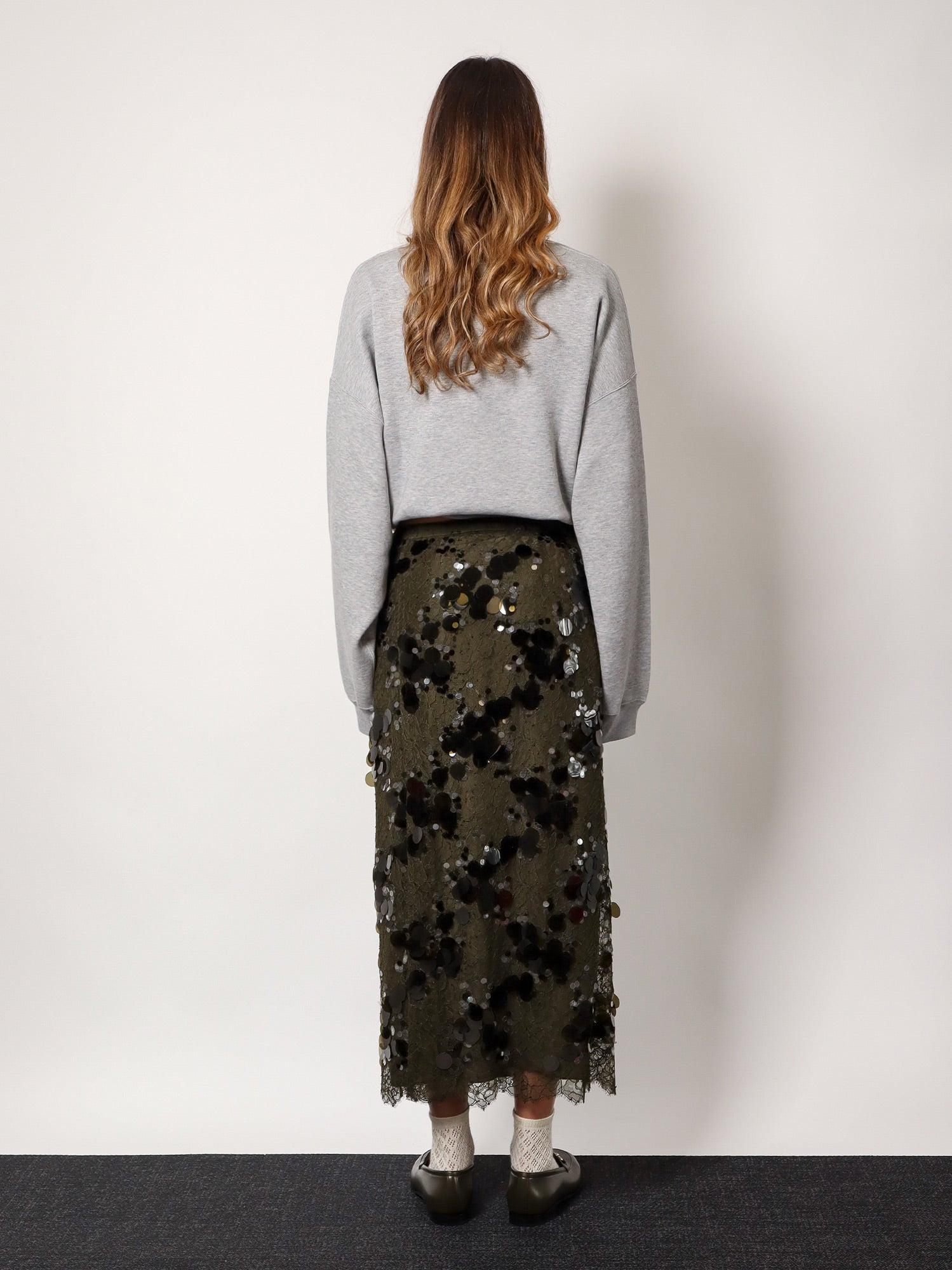 Laces Skirt With All-Over Sequins - 3
