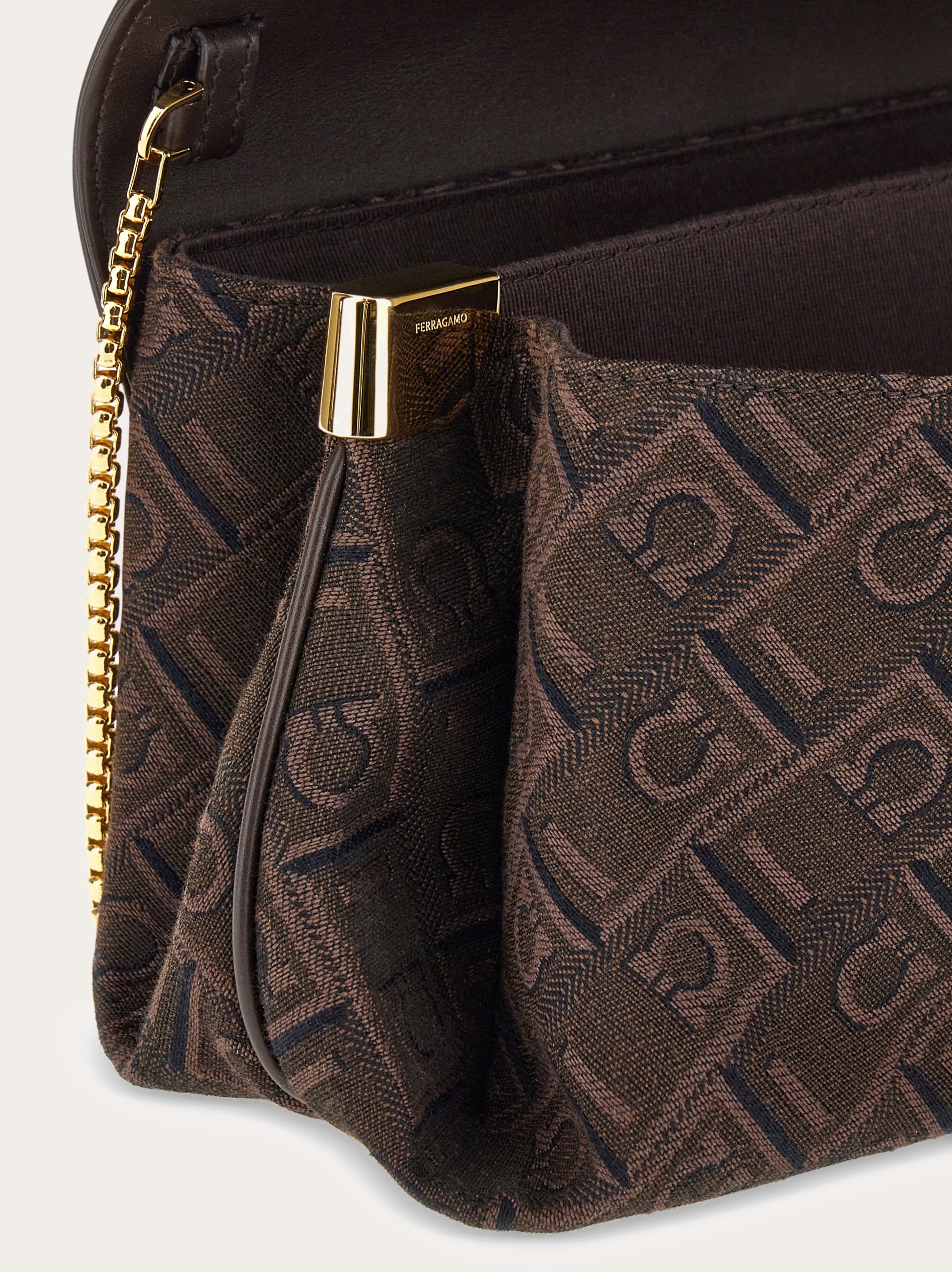Front flap crossbody bag (M) - 9
