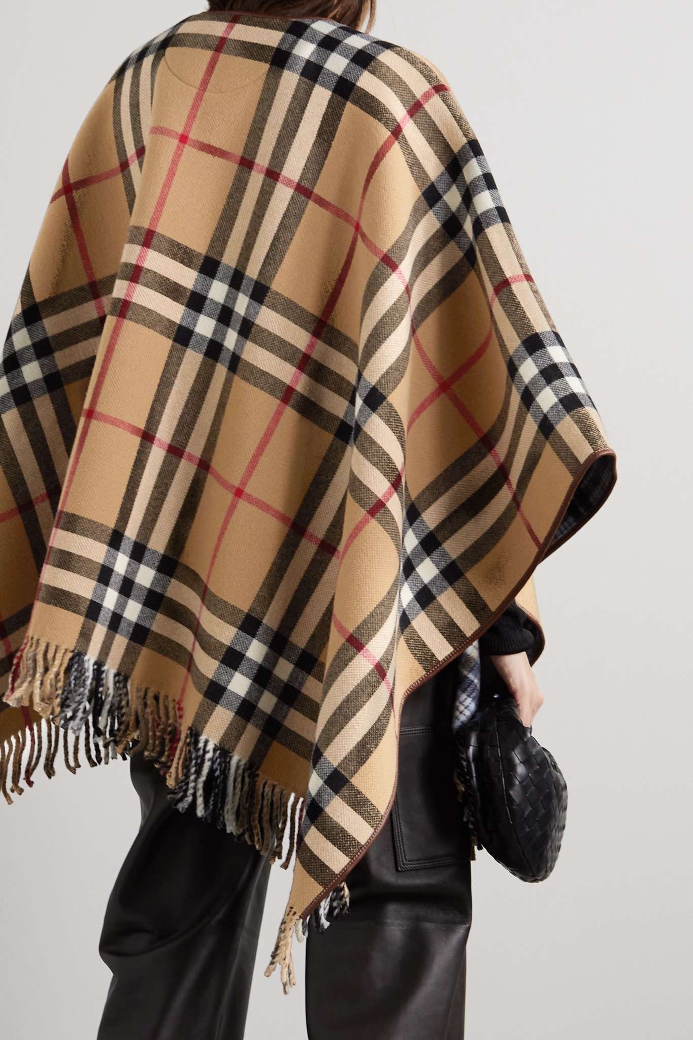 Leather-trimmed fringed checked wool wrap - 3