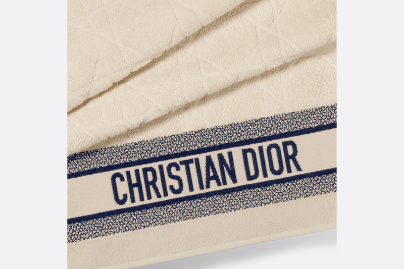 Macrocannage Beach Towel 4