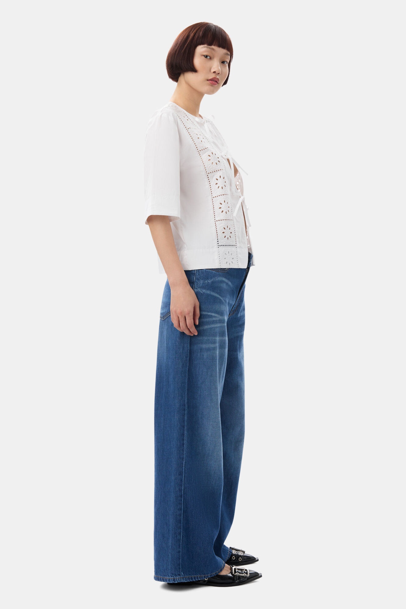WHITE BRODERIE ANGLAISE TIE BLOUSE - 4