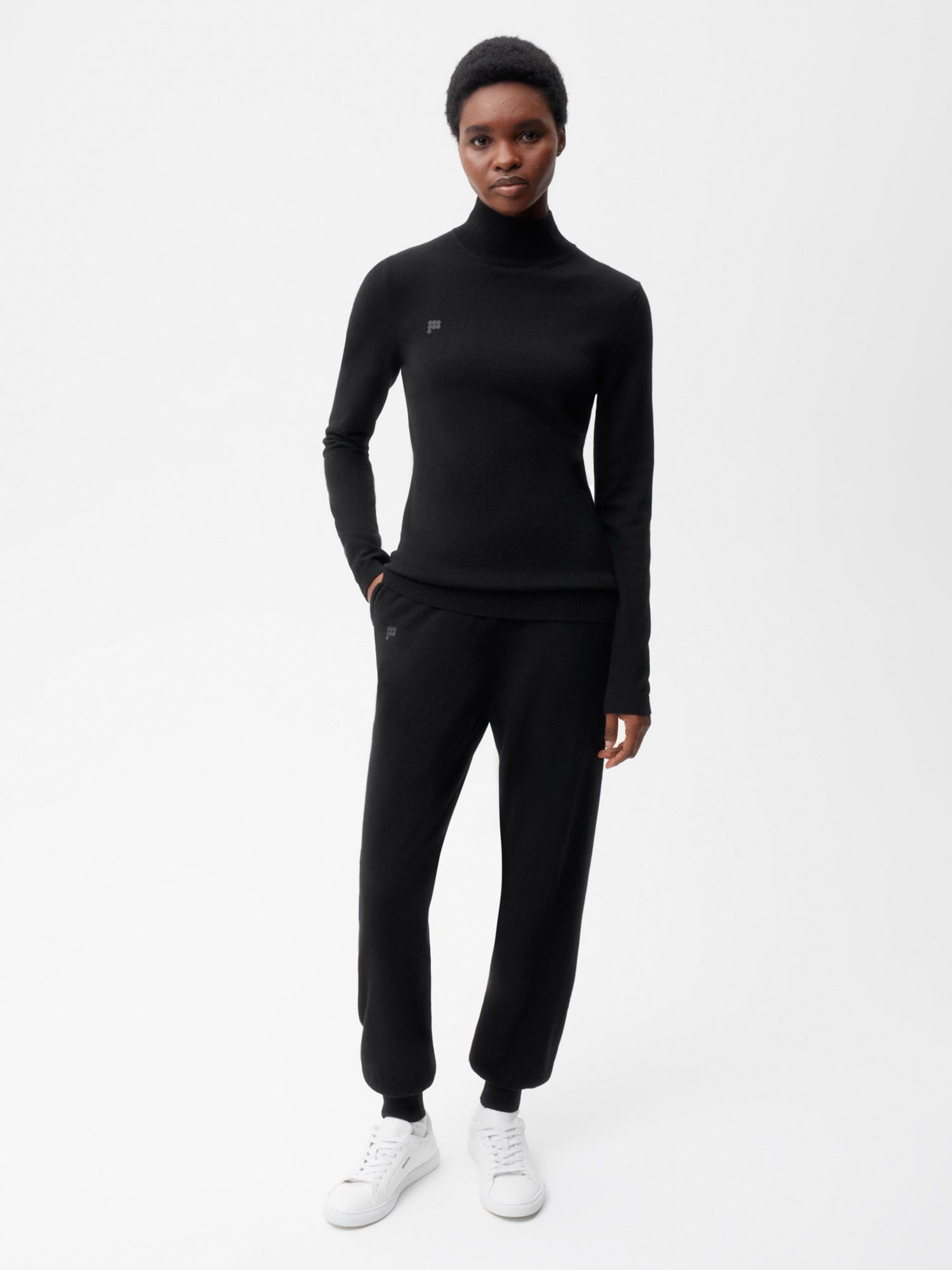 Women's Recycled Cashmere Fitted Turtleneck Top - Black - 5