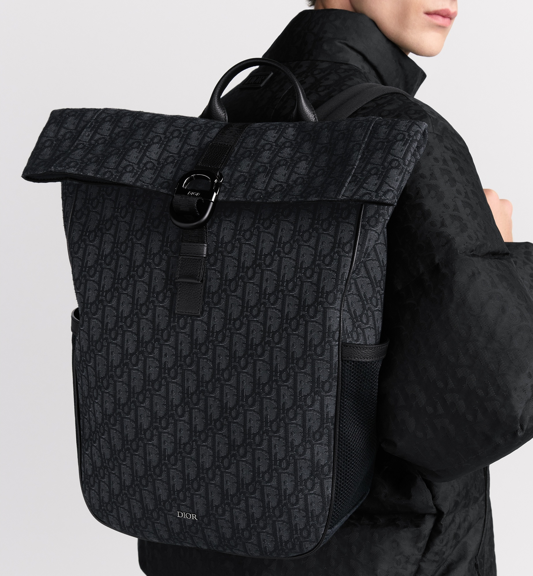 【無料郵送/関税込/正規品】 Dior 8 Rolltop Backpack Dior Obli Dior Dior 8 Roll Top Backpack | REVERSIBLE