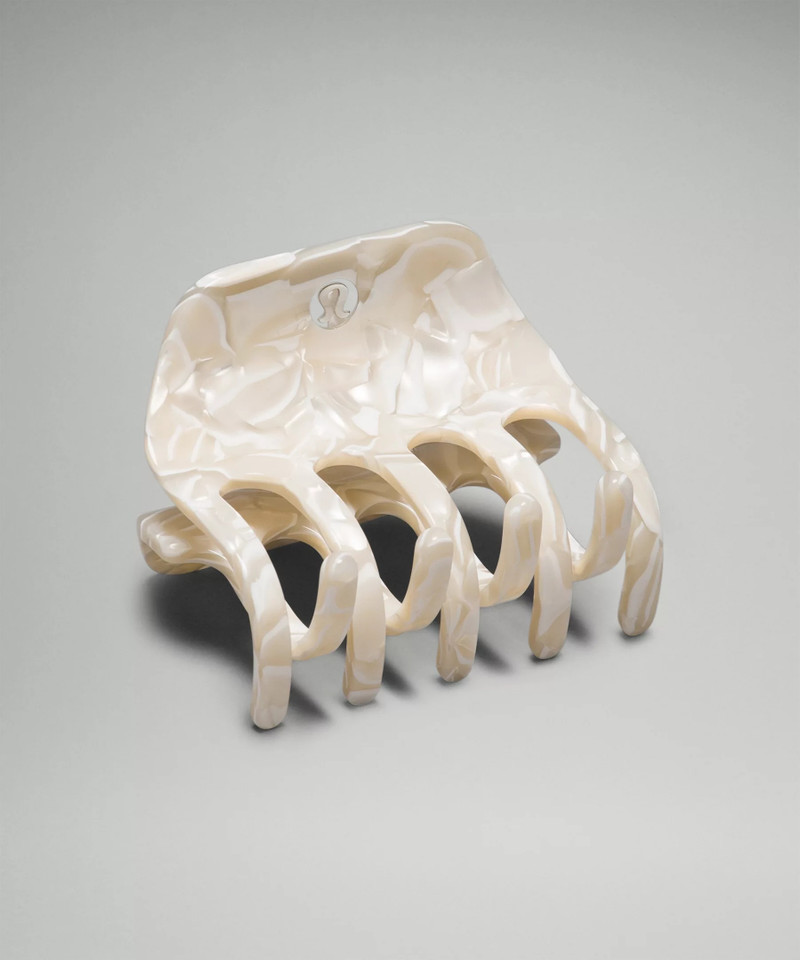 Criss-Cross Claw Clip 3