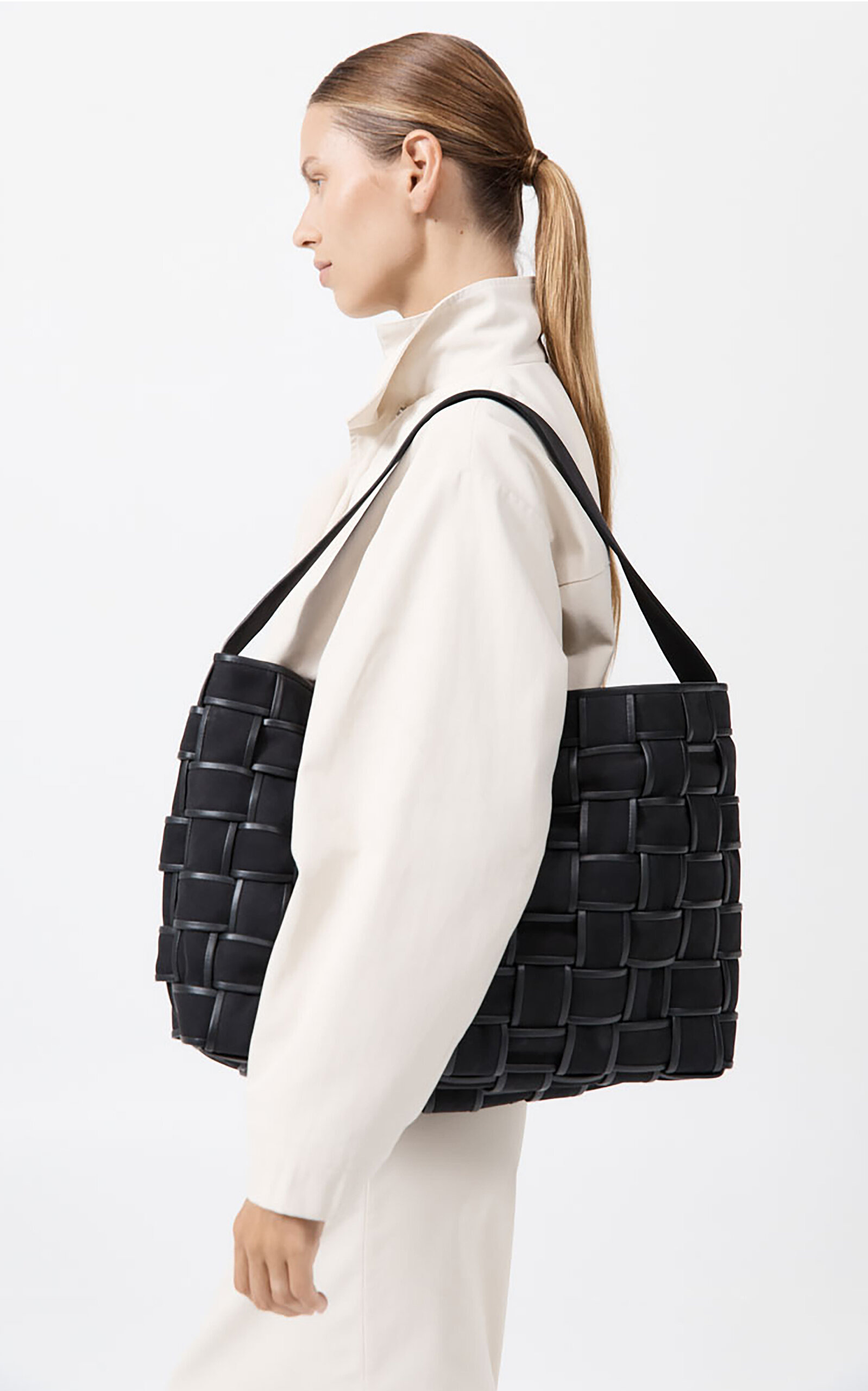 Border Woven Leather Large Tote Bag black - 4