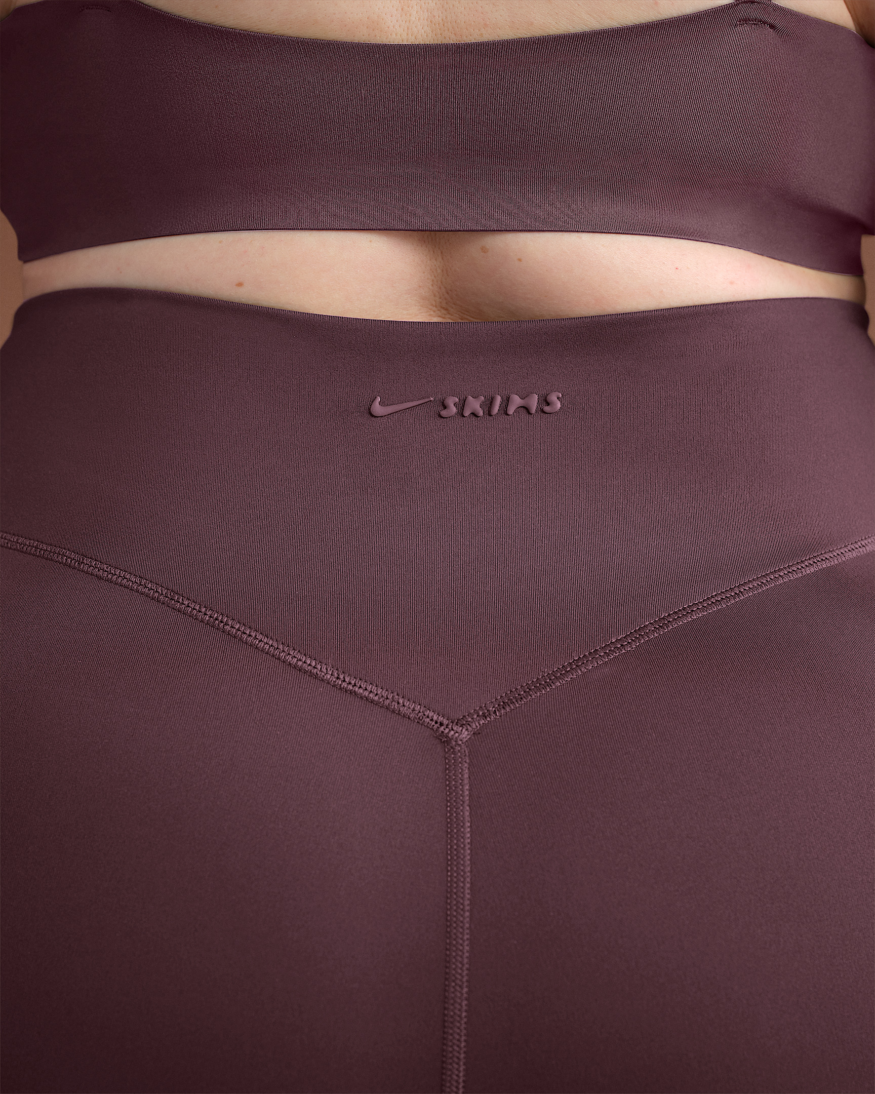 NikeSKIMS Matte Women's High-Waisted 26" Leggings - 10