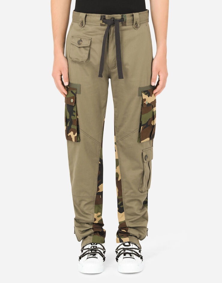 Cargo pants with camouflage-print details - 1