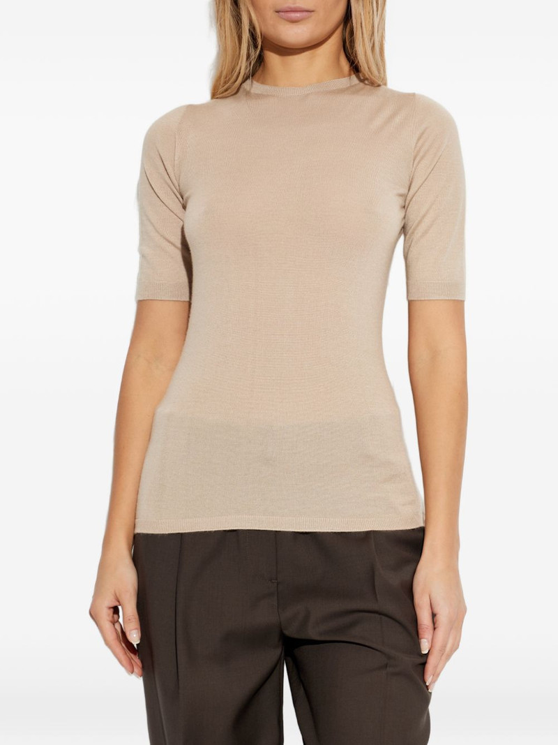 short-sleeve top 3