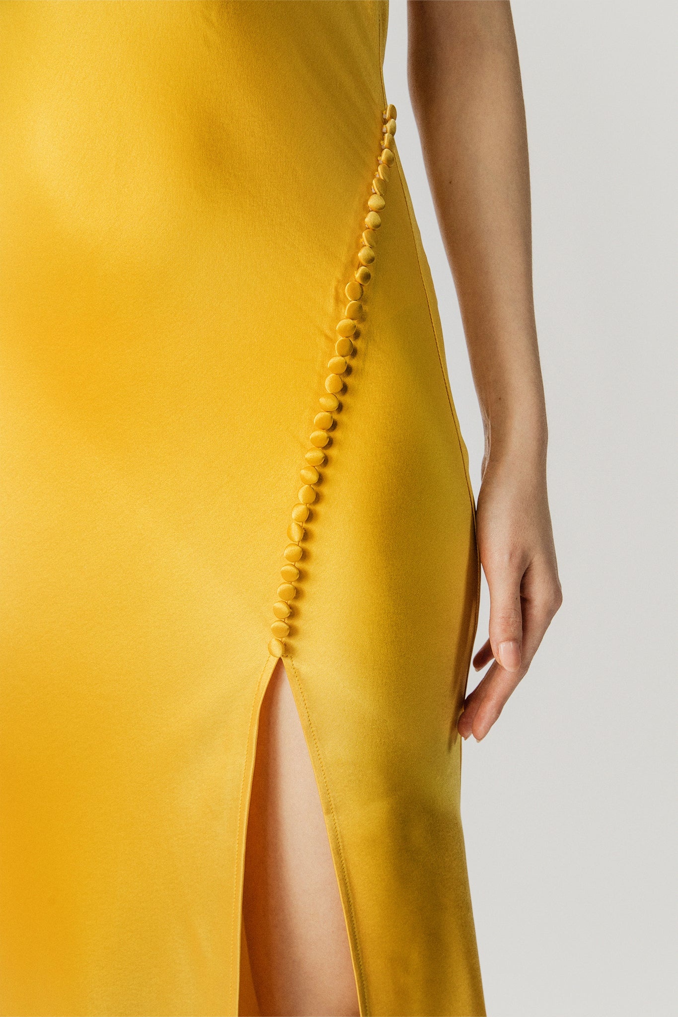 PENELOPE BACKLESS SATIN GOWN - 5