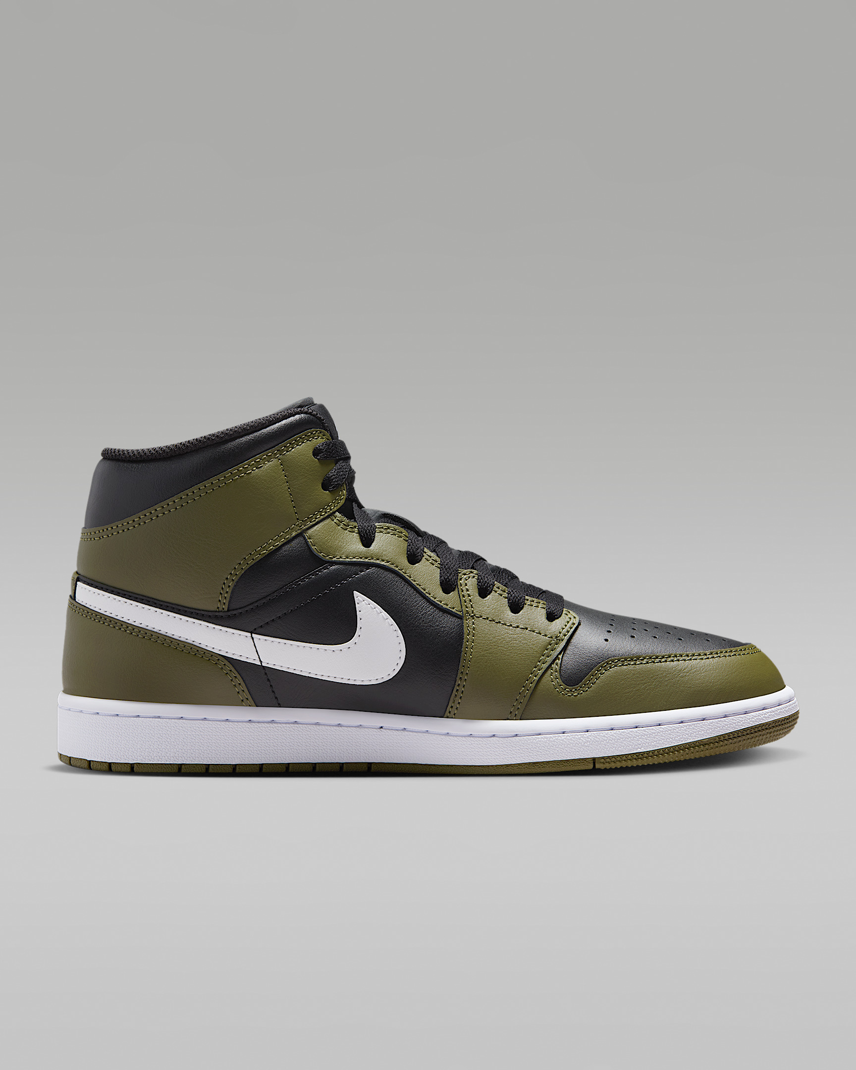 Air Jordan 1 Mid Men's Shoes - 3