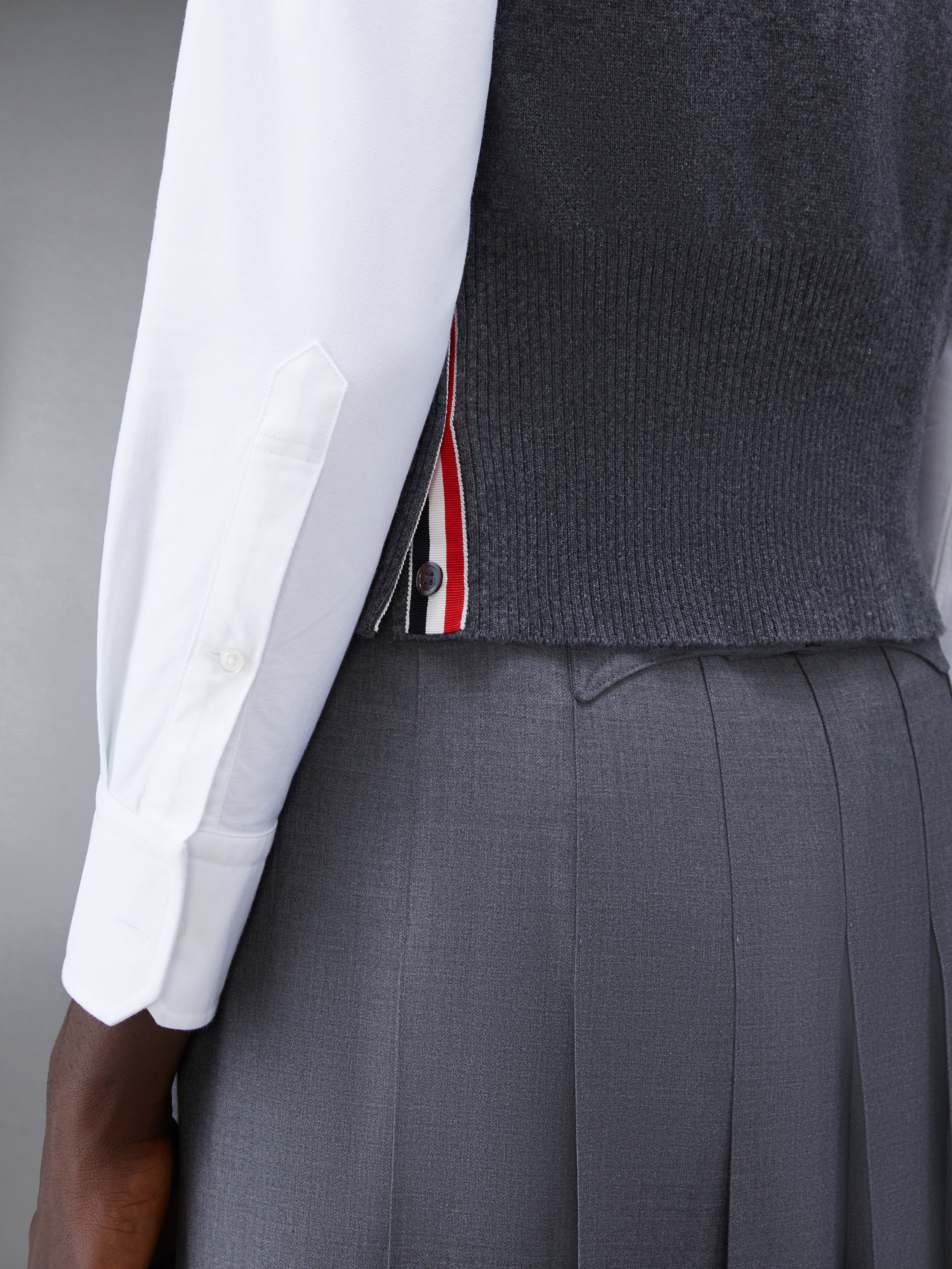 Charcoal Cashmere 4-bar V-neck Waistcoat - 5