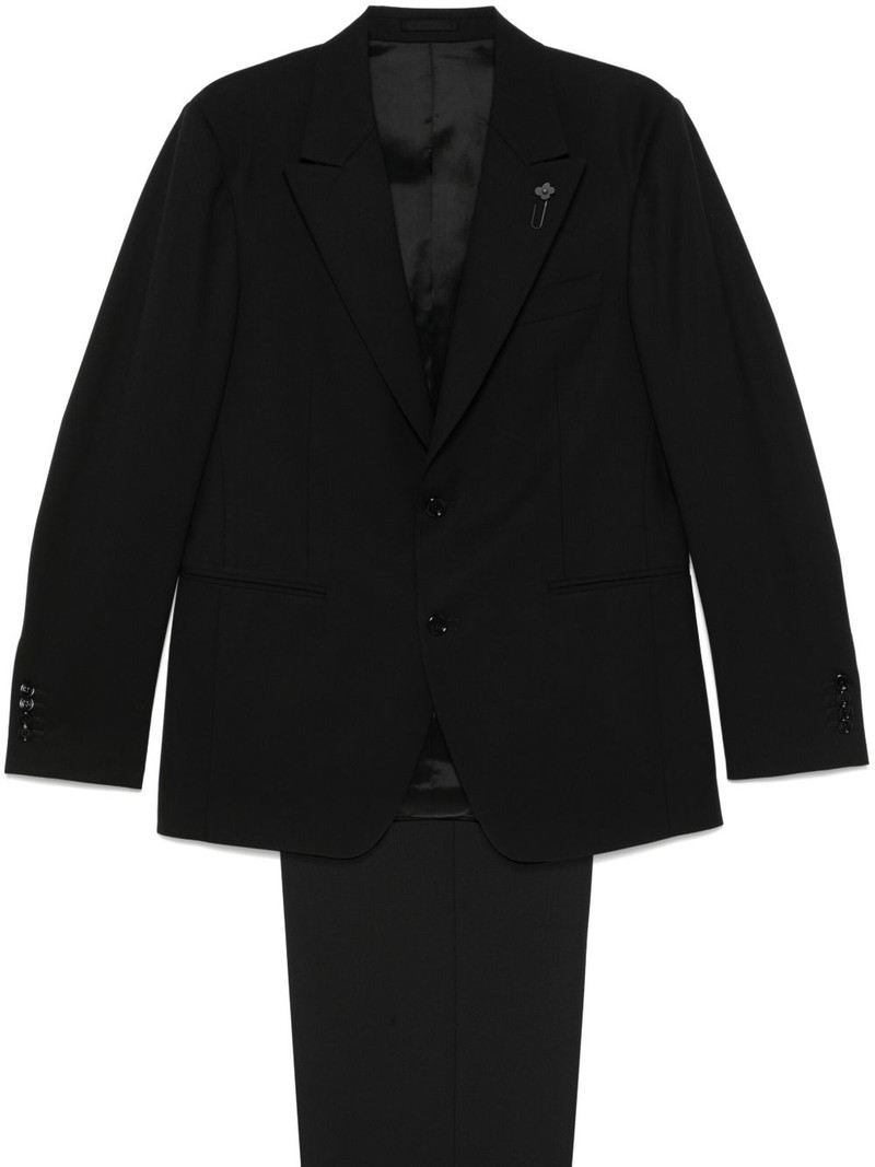 single-breasted suit 1