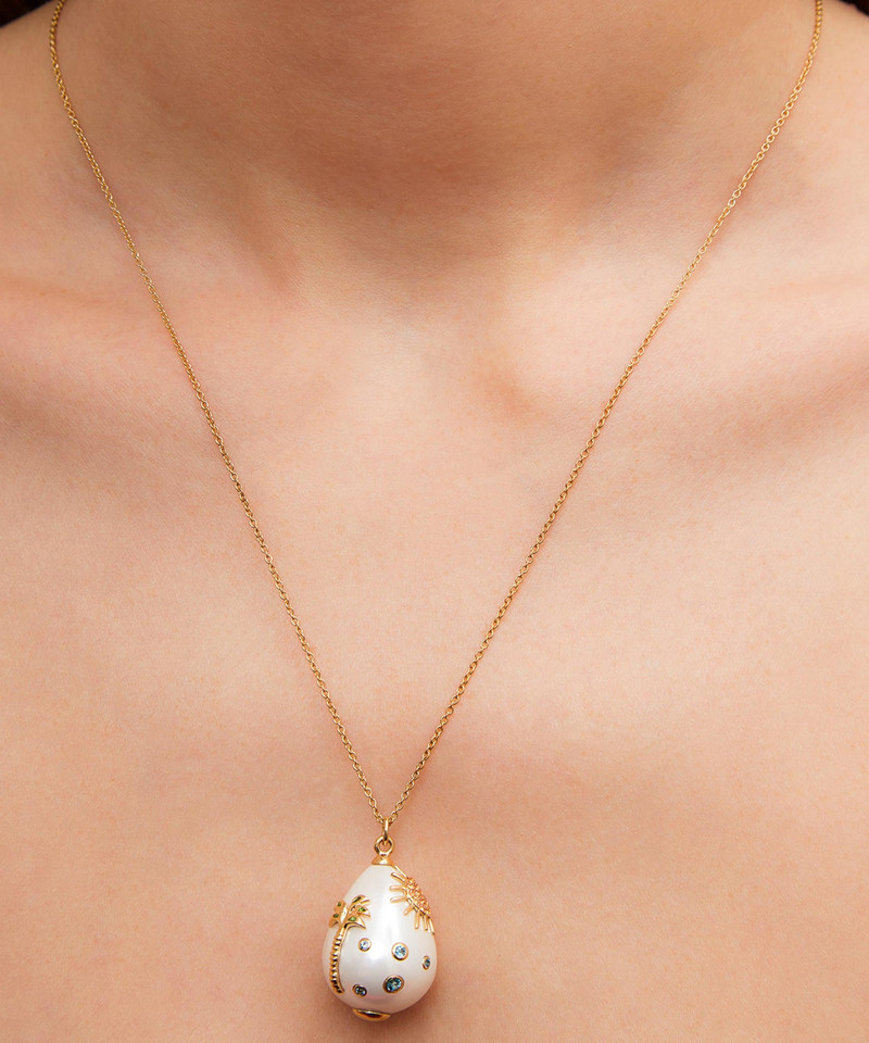 Yvonne Léon 9ct Gold Joie de Vivre Pearl Pendant Necklace outlook