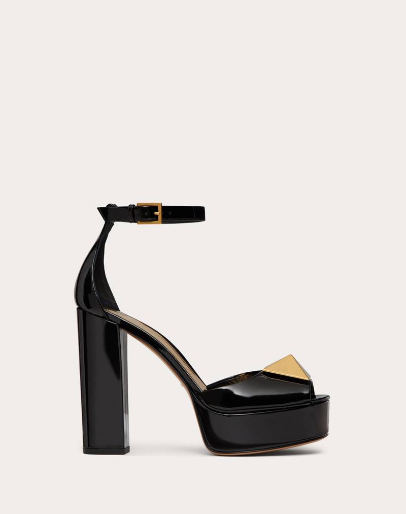 PATENT LEATHER 120 MM에 있는 1개의 STUD 플랫폼과 가진 TOE 펌프를 여십시오 1
