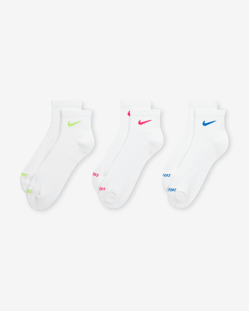 Nike Nike Everyday Plus Cushioned Training Ankle Socks (3 Pairs) outlook