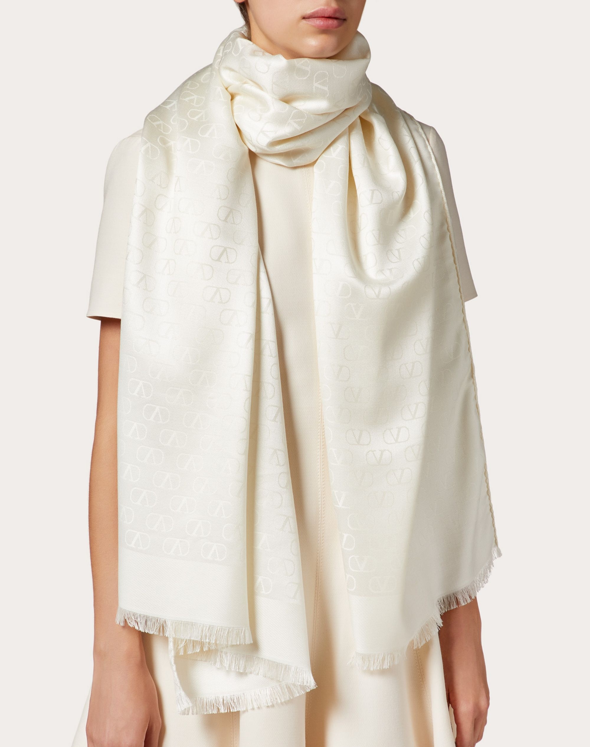 VLogo Signature stole 70x200 cm / 27.6X78.7 in. - 5