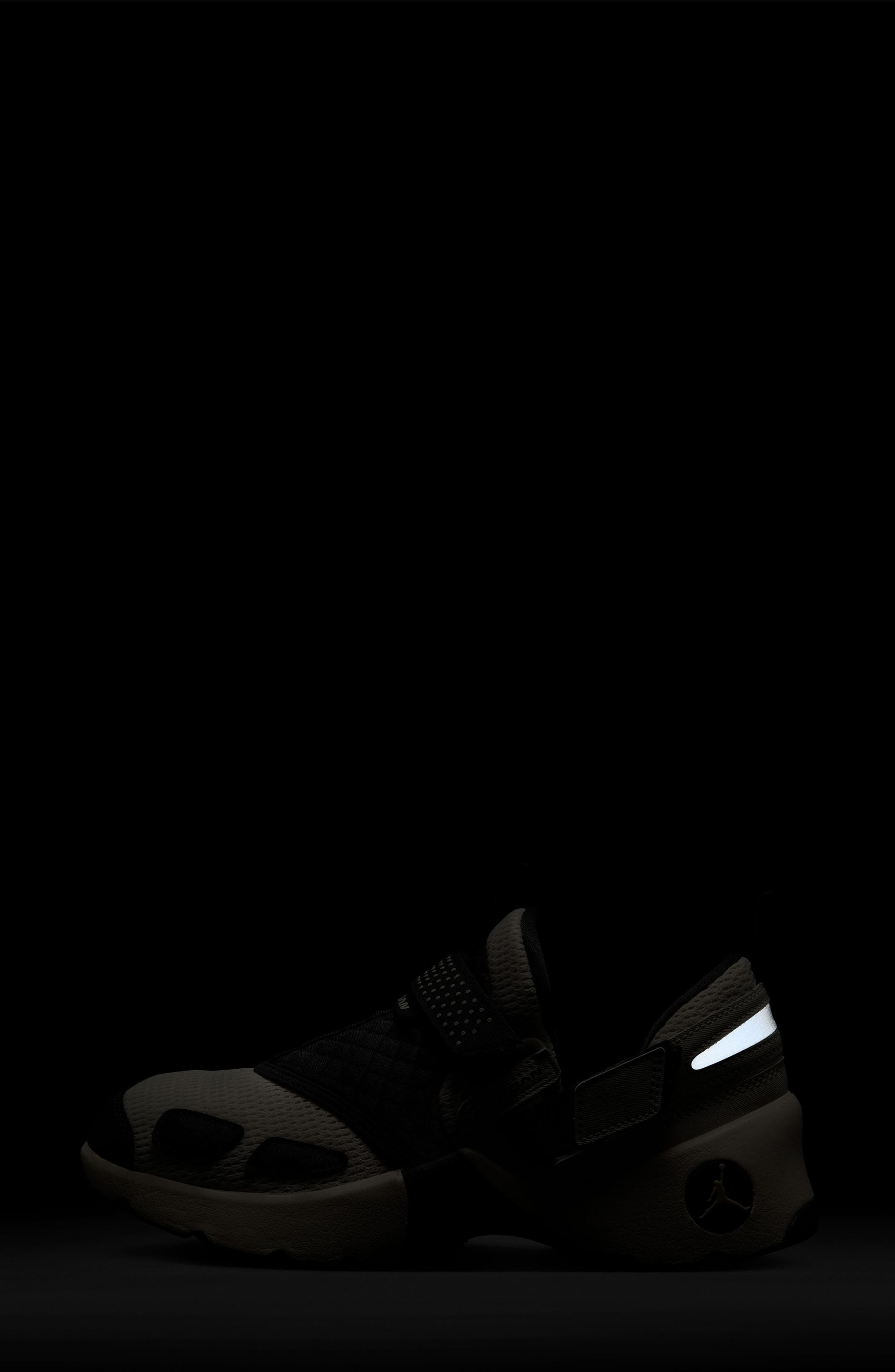 Jordan Trunner LX Sneaker in Light Brown/Anthracite at Nordstrom - 9