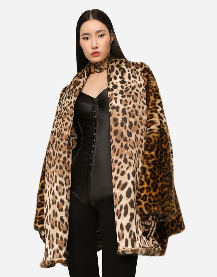 Faux fur cape with leopard print - 5