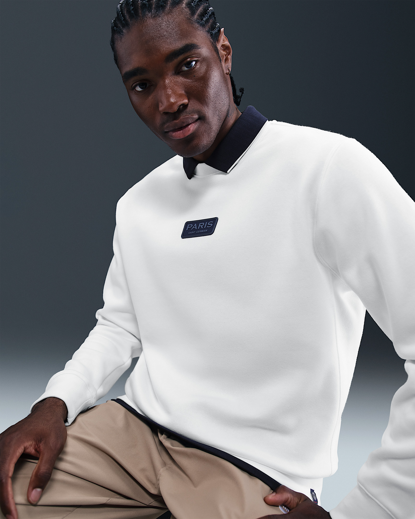 Paris Saint-Germain Club Men's Nike Soccer Crew-Neck Sweatshirt - 3