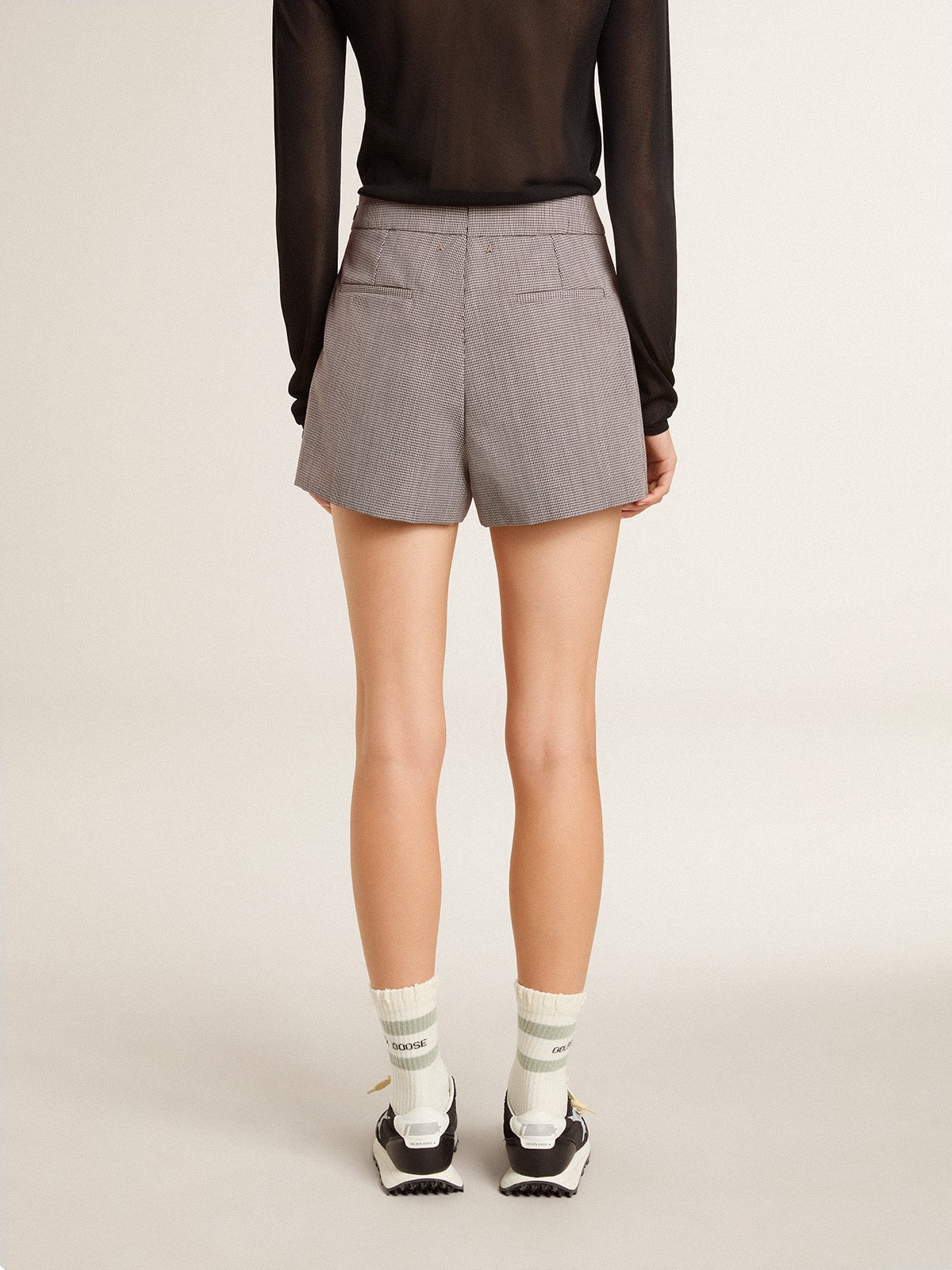 Women's gray mini shorts in houndstooth wool - 4