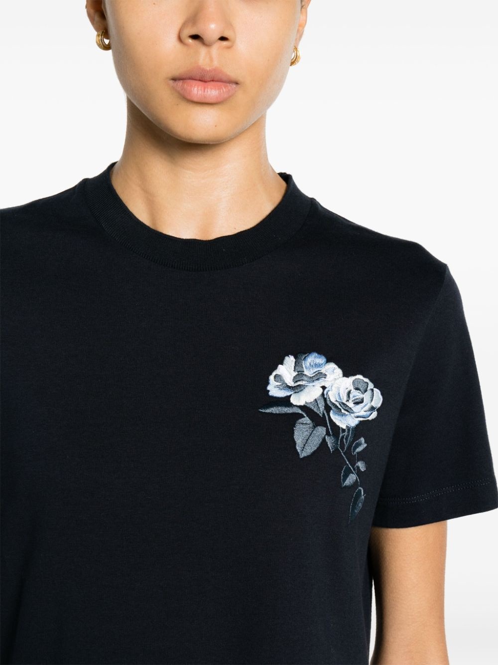 rose-embroidered cotton T-shirt - 5