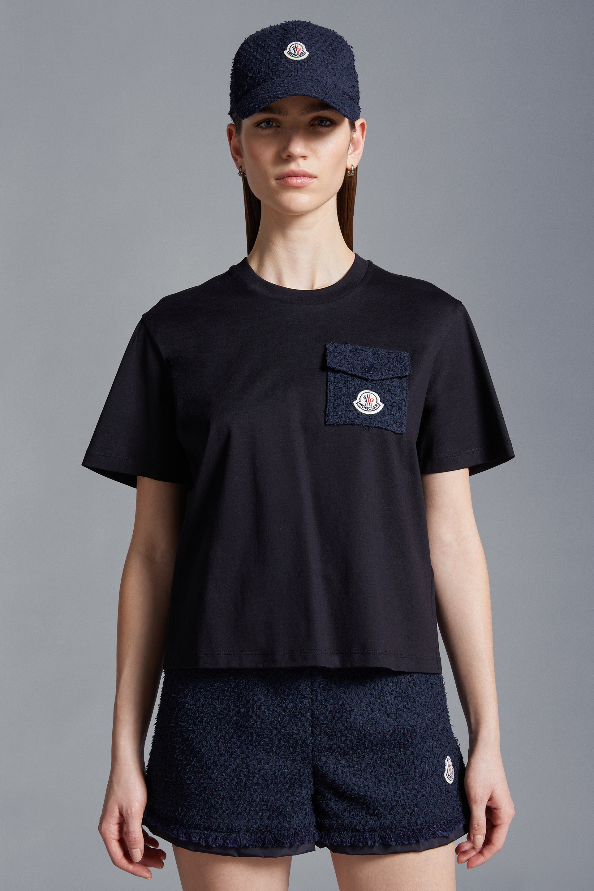 T-Shirt with Pocket - 2