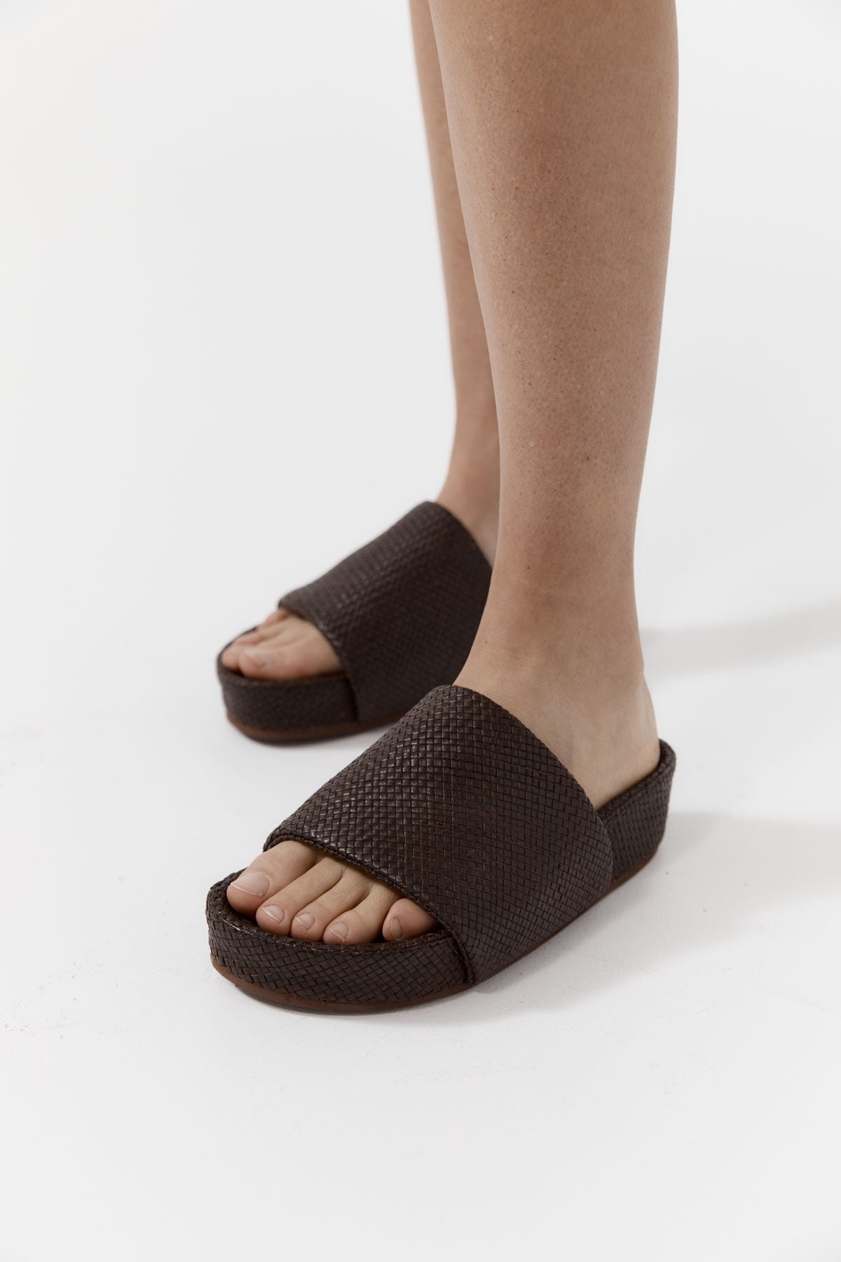 Woven Everyday Flatform Slide - Chocolate - 2