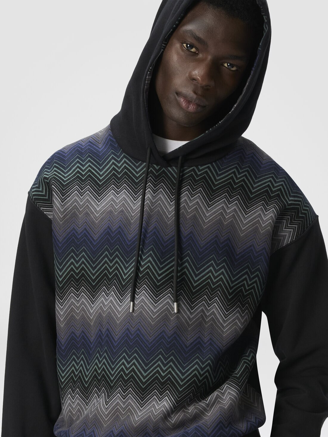 Hoodie with zigzag insert - 4