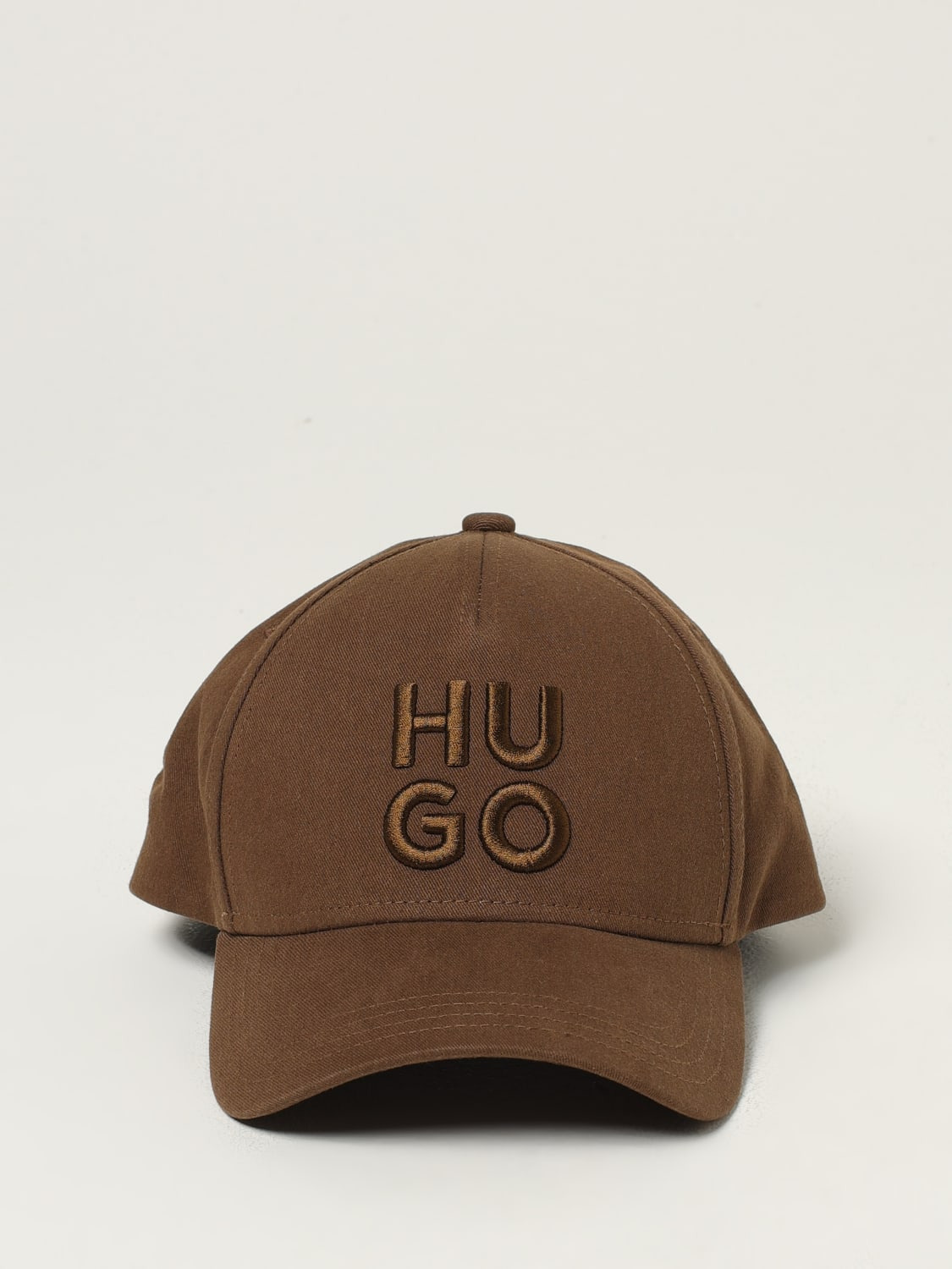 Hat men Hugo - 2