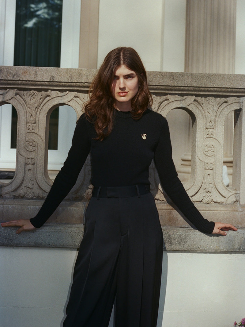 Ritz Women's Cashmere Sweater in Black 2