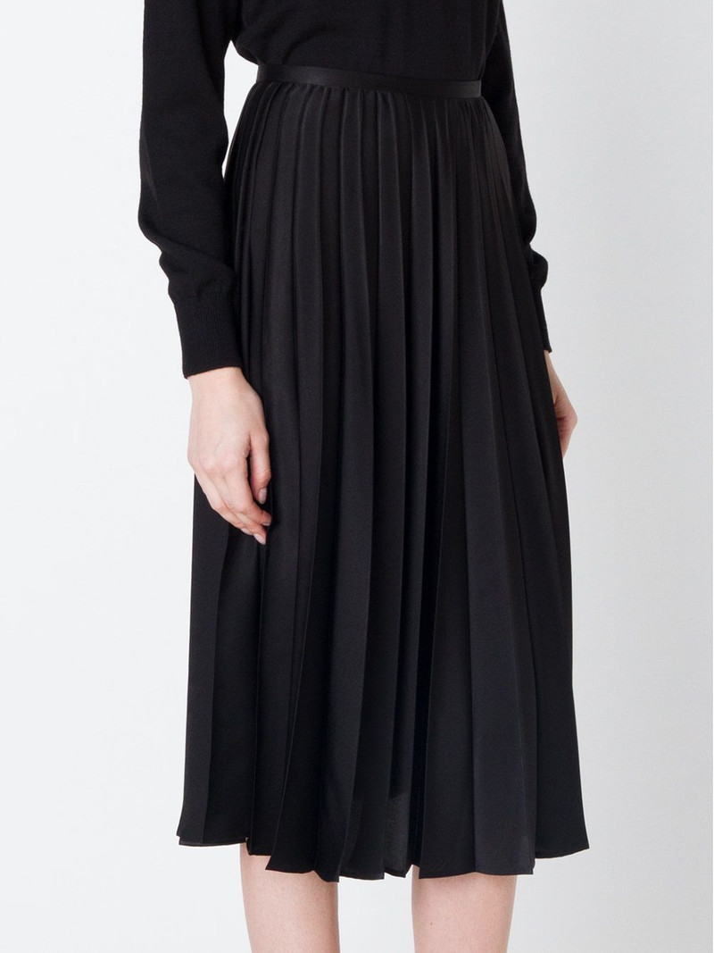 pleated skirt 3