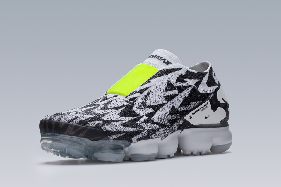 AVM-001 Nike® Air VaporMax Flyknit Moc 2  / Acronym® Light Bone/Light Bone/Volt - 8