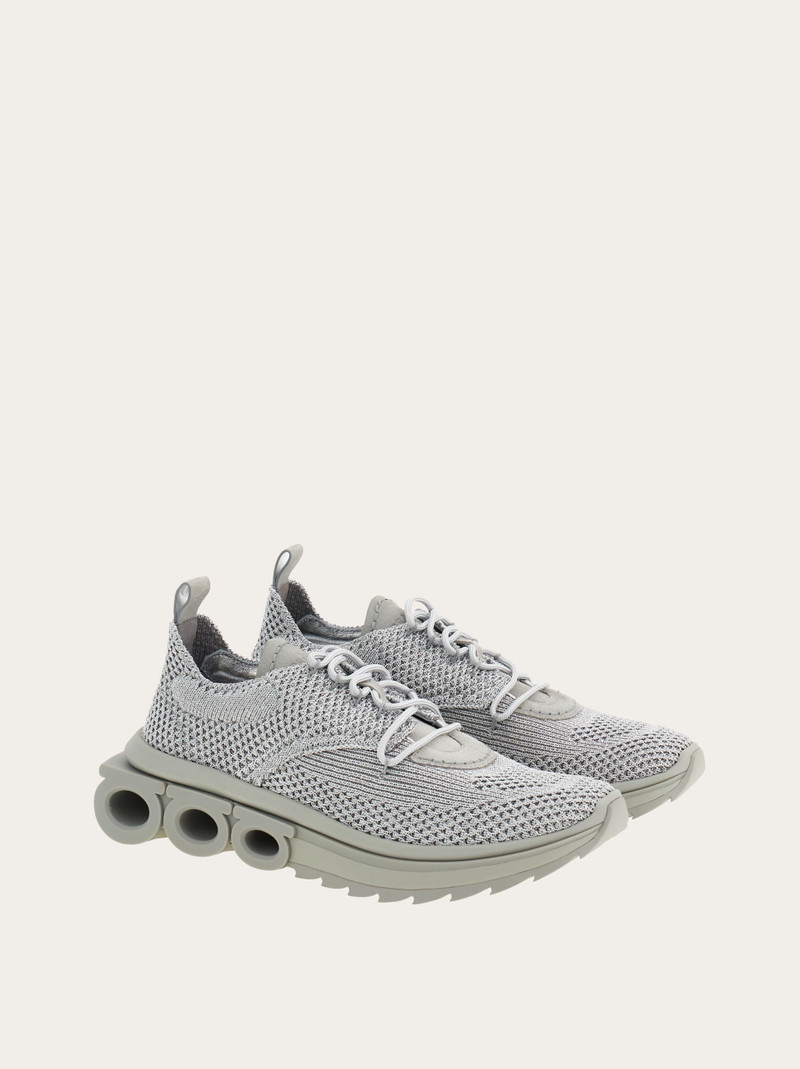 Running sneaker 4