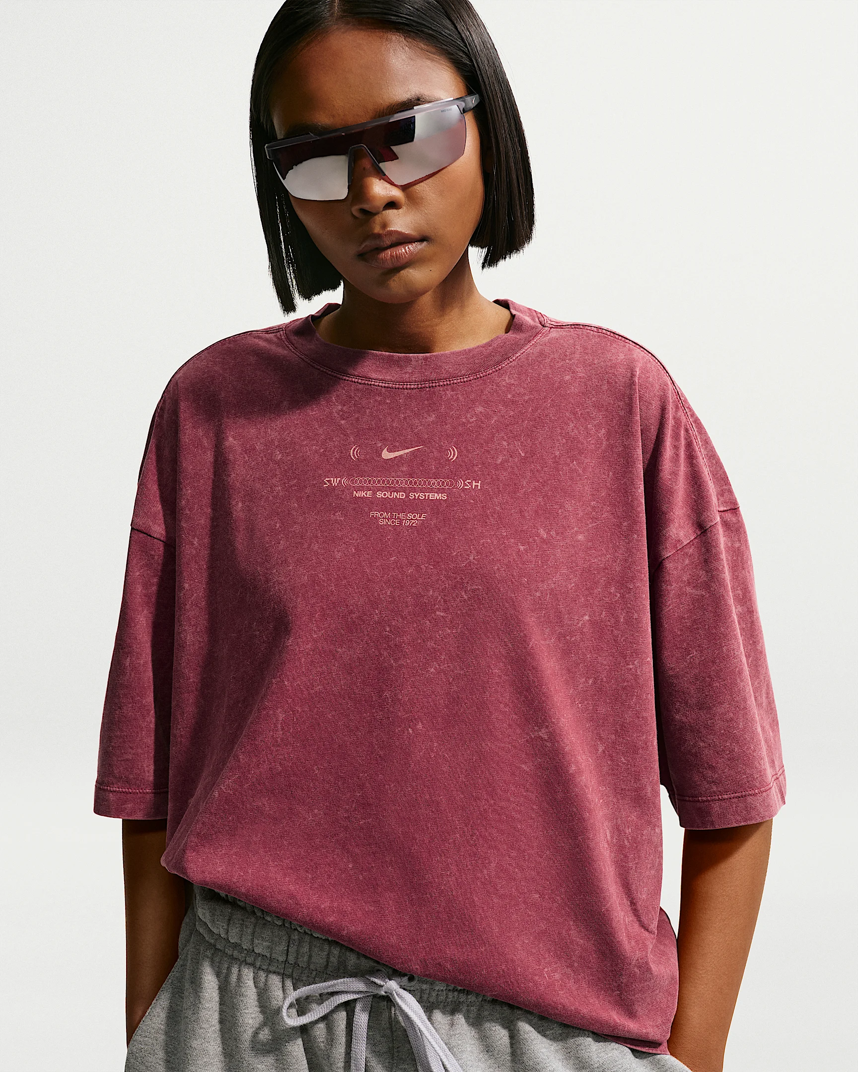 Nike Sportswear Classic Women's Oversized T-Shirt - 1